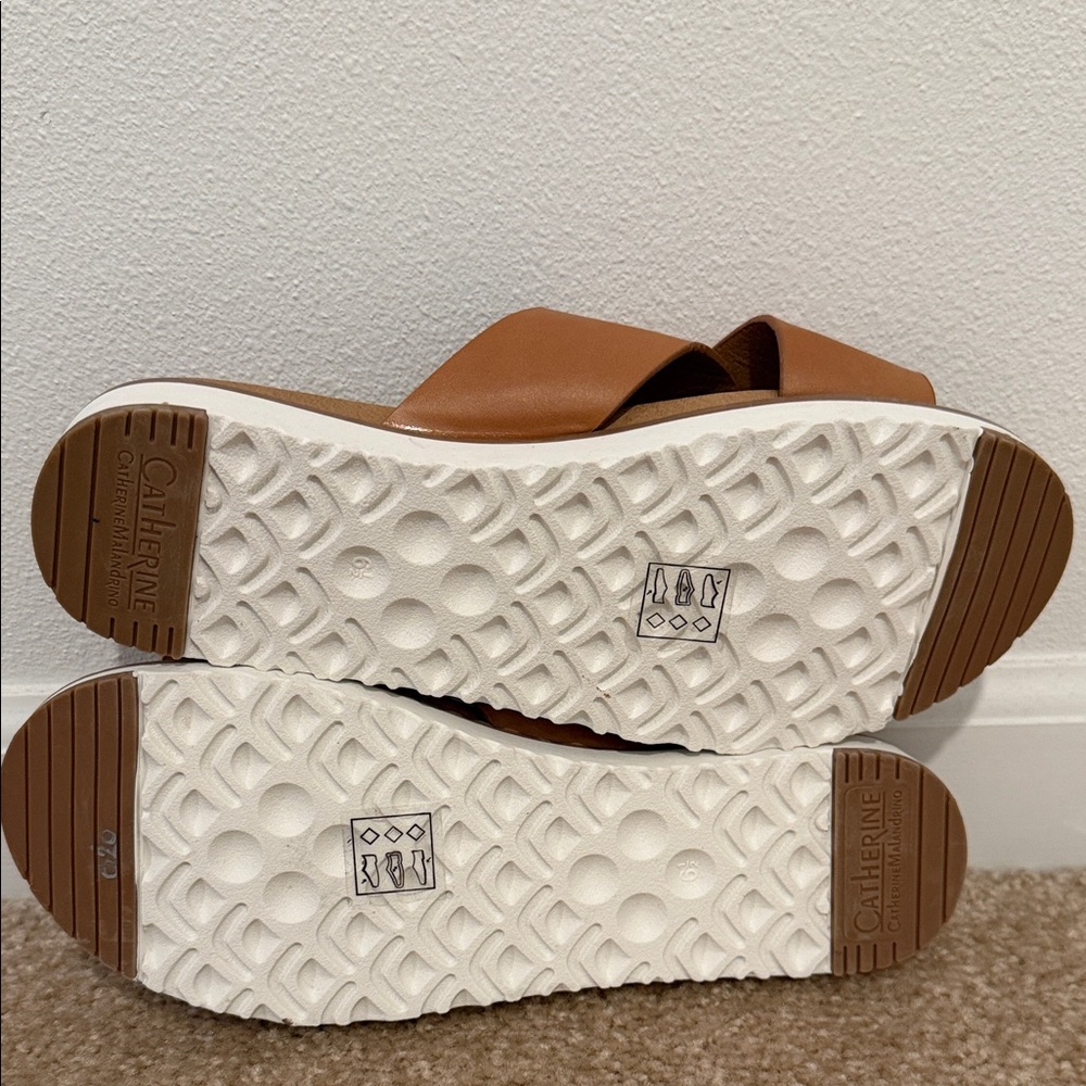 Catherine Malandrino Cognac Tan Cross-Strap Slide Sandals Size 6.5- NWOT - Picture 7 of 9